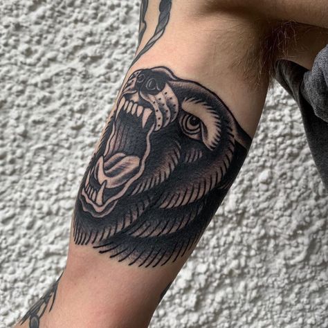 Old School Bear Tattoo, Smokey The Bear Tattoo, American Traditional Bear Tattoo, Bear Tattoos For Men, California Bear Tattoos, Traditional Bear Tattoo, Black Bear Tattoo, Chris Tattoo, Grizzly Bear Tattoos