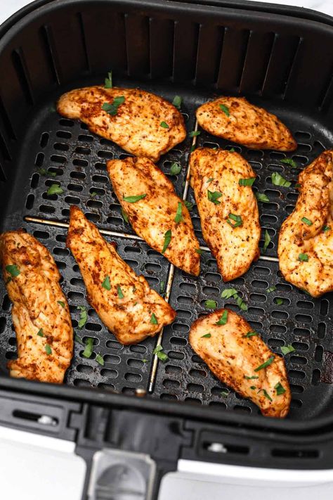 Air Fryer Chicken Strips No Breading Air Fryer Chicken Breast Bites, Airfryer Hacks, Chicken Bites In Air Fryer, Air Fryer Chicken Strips, Air Fryer Chicken Bites, Bbq Chicken Bites, Chicken Strip, Chicken Cubes, Chicken Bites Recipes