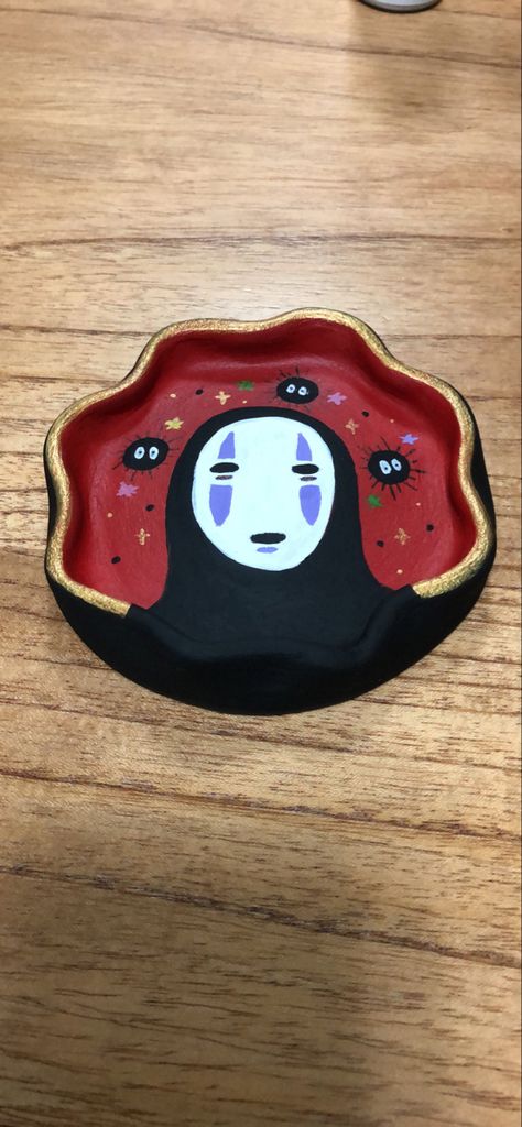 One Piece Ceramic, Diy Clay Sculpture Ideas, Pokemon Ceramics, Anime Ceramics, Ceramica Fria Ideas, Pottery Ashtray, Clay Keychain, Beginner Pottery, Clay Plates