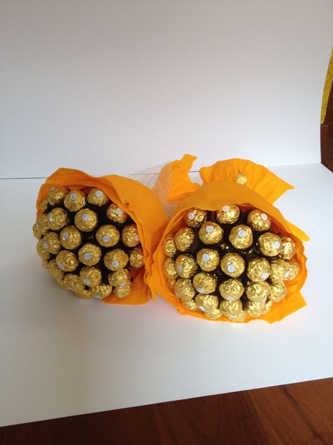 dulce ramo de chocolates Ferrero Rocher Chocolates Ferrero, Ferrero Rocher, Chocolates, Candy, Fruit, Gifts