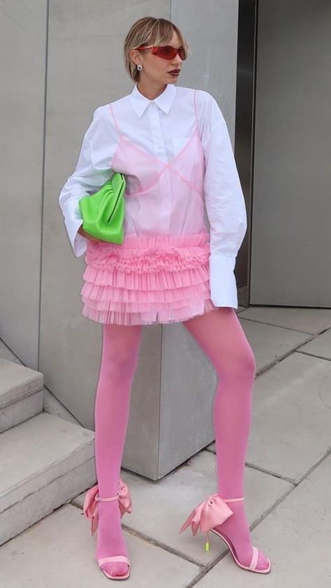 Stockings Outfit Street Styles, Hot Pink Tights Outfit, Pink Stockings Outfit, Pink Tights Outfit, Green And Pink Outfit, Bright Outfit Ideas, Ashley Park, Thrift Style, Bright Outfit