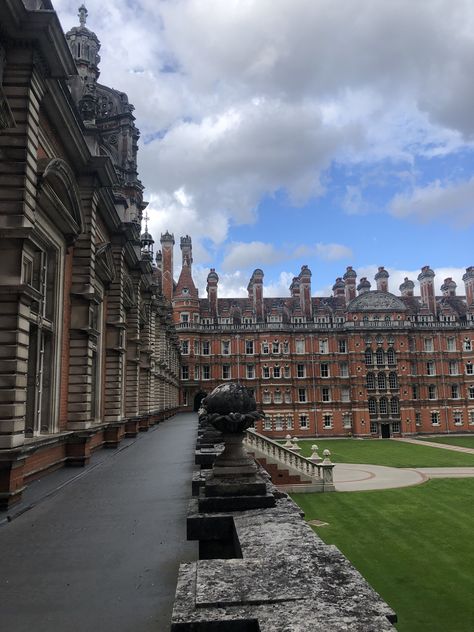 Royal Holloway University Aesthetic, Boarding School Exterior, Royals Of Forsyth University, Angel Lawson, University Goals, Royal Holloway University, Uk Aesthetic, Boarding School Aesthetic, University Lectures