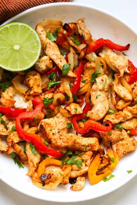 Easy Air Fryer Chicken Fajitas Air Fryer Chicken Fajitas, Weeknight Chicken Dinner, Paleo Chicken Chili, Easy Air Fryer Chicken, Healthy Air Fryer Recipes, Ricotta Stuffed Chicken, Chicken Dinner Ideas, Garlic Chicken Stir Fry, Shredded Chicken Crockpot