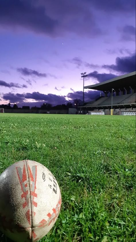 Girls Rugby Aesthetic, Rugby Aesthetic Girl, Rugby Aesthetic Wallpaper, Rugby Player Aesthetic, Take A Hint Dani Brown, Harry Greene, Rugby Motivation, Rugby Aesthetic, Rugby Photography