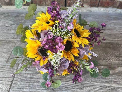 Purple Fall Nails, Purple Sunflowers, Bouquet Purple, Sunflower Wedding Bouquet, Sunflower Themed Wedding, Yellow Wedding Flowers, Sunflower Bouquet, Wedding Purple, Purple Bouquet