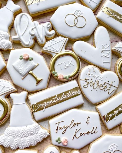 White And Gold Bridal Shower Cookies, White And Gold Engagement Cookies, Bridal Shower Cookies Decorated Simple, Simple Wedding Sugar Cookies, Engagement Cookies Ideas, Wedding Sugar Cookies, Engagement Party Cookies, Small Engagement Party, White Engagement Party