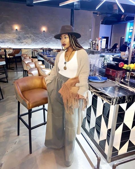 Brown Fedora Hat Outfit, Fedora Hat Outfit Black Women, Hat Fall Outfit, Fedora Hat Outfit, Fedora Outfit, Fedora Hat Outfits, Brown Fedora, Hat Outfit, Fall Wear