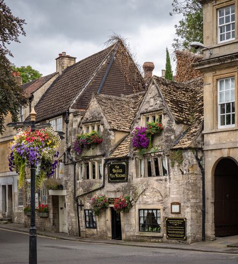 The Bridge Tea Rooms, Bradford on Avon | Bob Radlinski | Flickr Chipping Campden, Bradford On Avon, English Village, Tea Rooms, Voyage Europe, Beautiful Villages, Old Stone, English Cottage, England Travel