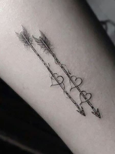 Feather Arrow Tattoo, Dr Woo Tattoo, Arrow Through Heart, Arrow Tattoos For Women, Small Arrow Tattoos, Arrow Tattoo Design, Tattoo Heart, Heart Tattoos, Wrist Tattoos For Women