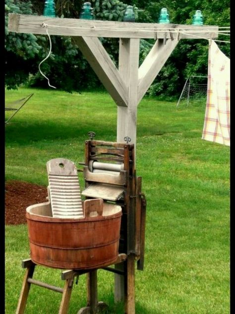 Telephone-pole-styled clothes line w/ old glass insulators! Clothes Hanging, Deco Nature, Wash Tubs, Vintage Laundry, Light Bedroom, Glass Insulators, Down On The Farm, Country Farm, The Grass