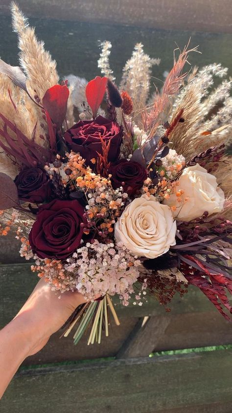 Diy Fall Bridal Bouquet, Orange Boho Bouquet, Fall Flower Arrangements Wedding, Diy Fall Wedding Bouquets, Bridal Bouquet Burgundy, Burgundy Wedding Bouquet, Wedding Bouquet Fall, Dried Flower Bouquet Wedding, Bouquet Burgundy