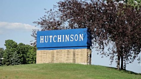 Hutchinson sign | © Amy Meredith/Flickr Hutchinson Kansas, Top 10 Restaurants, My Town, Local Restaurant, Best Places To Eat, Summer Travel, Vacation Spots, Natural Wonders, More Pictures