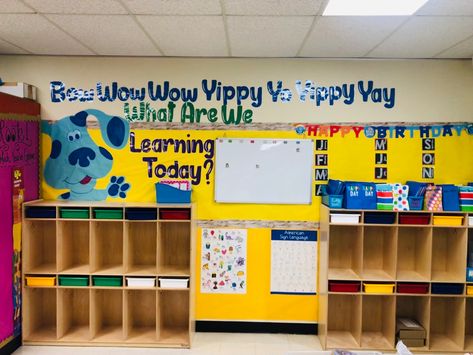 Blues Clues Classroom Theme, Peach Room, Preschool Classroom Themes, Peach Rooms, Blue Clues, Ra Bulletin Boards, Blue's Clues And You, Blues Clues, Classroom Theme