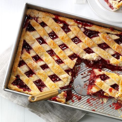 My husband loves pie, so I made one with apples, raspberries and cranberries. It’s so good, I bend the rules and let the grandkids have it for breakfast. —Brenda Smith, Curran, Michigan Apple Casserole, Slab Pies, Slab Pie Recipes, Pretzel Desserts, Strawberry Pretzel, Slab Pie, Pasta Fatta In Casa, Butter Bars, Thanksgiving Pies