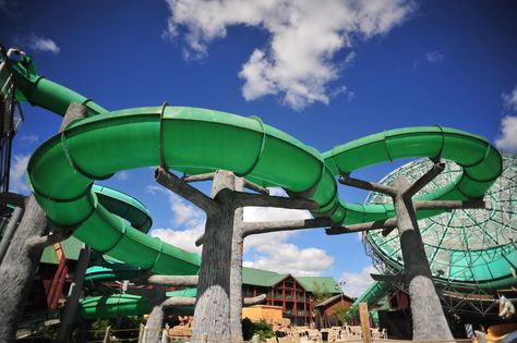 New Frontier Outdoor Waterpark Wilderness Resort, Wisconsin Dells Wilderness Resort Wisconsin Dells, Water Rides, Wilderness Resort, Fall Vacations, Resort Look, Outdoor Theater, Wisconsin Dells, College Friends, Waterpark