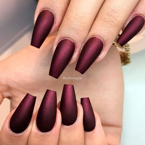 Burgundy Matte Nails Designs That Drop Your Jaw Off ★ See more: https://naildesignsjournal.com/burgundy-matte-nails-designs/ #nails Burgundy Matte Nails, Black Coffin Nails, Maroon Nails, Matte Nail Polish, Matte Nails Design, Purple Nail, Burgundy Nails, Super Nails, Blue Nail