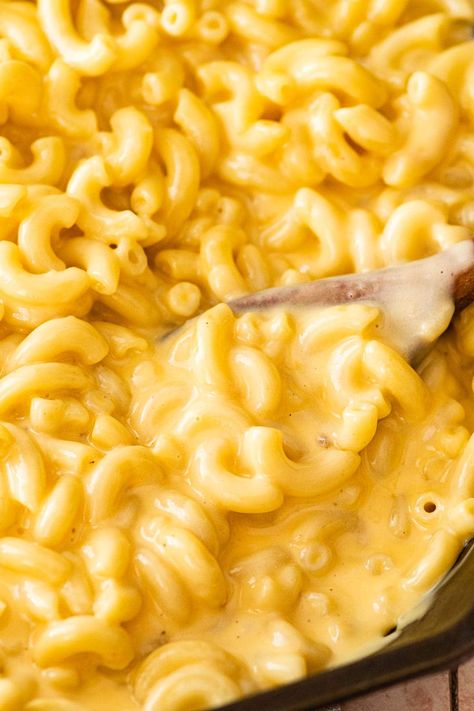 Skillet Creamy Mac and Cheese Recipe - Dinner, then Dessert Cheese Recipes Dinner, Skillet Mac And Cheese, Easy Summer Side Dishes, Beef Meatloaf, Dinner Then Dessert, Easy Mac And Cheese, Creamy Macaroni And Cheese, Chicken Dishes Easy, Cheddar Chicken