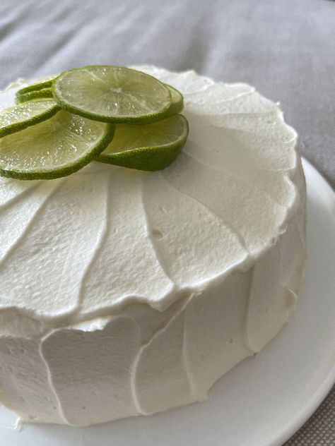 oh, i love a little lime cake! Not just cute, but delicious 💚 Lime Birthday Party, Margarita Party, Lime Cake, Themed Desserts, Green Theme, Strawberry Shortcake, Pistachio, Themed Cakes, Lime Green