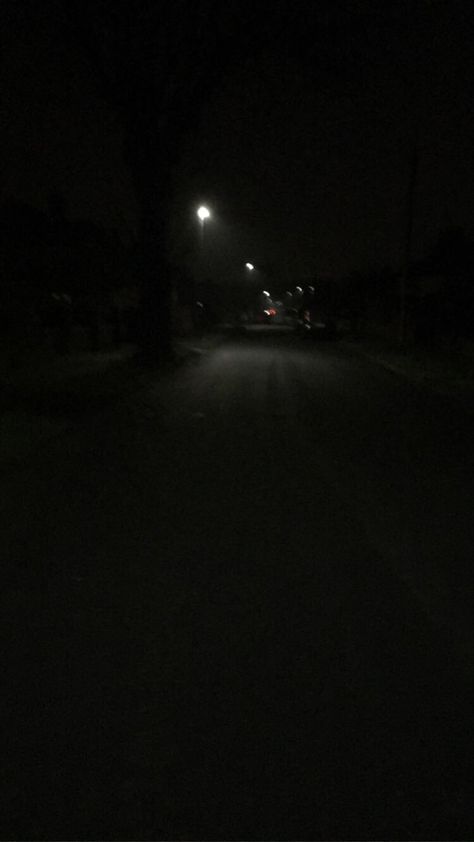 Dark Road At Night, Night Village Snap, Dark Village Aesthetic, Night Road Aesthetic, Tesla Quotes, Drinks Pictures, Street Background, Road Pictures, Snap Story