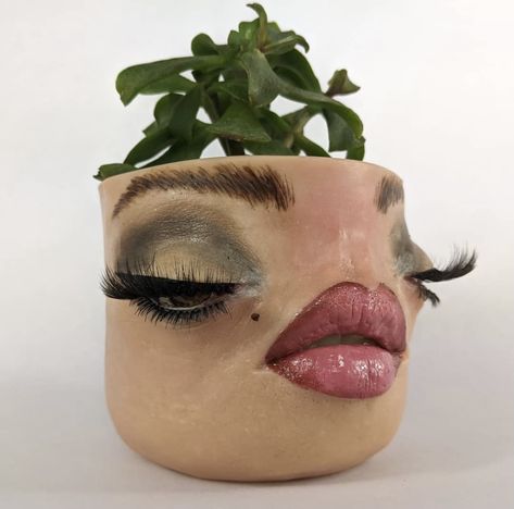 pot made by @art.tenderflesh on ig Pinch Pot Face Ideas, Weird Clay Art, Pots With Faces, Improv Dance, Realistic Face, Store Decoration, Coil Pots, About Heart, Sculpture Art Clay