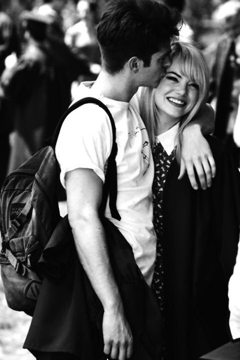 Peter And Gwen Stacy, Andrew And Emma Stone, Peter And Gwen Wallpaper, Spiderman And Gwen Stacy, Amazing Spiderman Andrew Garfield, Gwen Stacy And Peter Parker, Andrew Garfield Peter Parker, Spiderman Andrew Garfield, Spiderman And Gwen