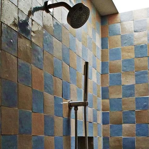 duende \ den on Instagram: "A gloomy day serving lots of mood in this checkered shower. A favorite palette rain or shine ✨ Private Residence Primary Bath, Los Angeles • Tiles 〰️ @zia_tile skylight & glazed earth zellige • #bathroomdesign #bathroominspiration #losangeles #californiadesign #slowdesign #ziatile #zellige #tile #tileshower #checkered #customdesign #modern #architecture #architecturaldesign #interiors #interiordesign #interiorstyling #design #mood #designinspiration #inspiration #_duende____ #duendeden" Checkerboard Zellige Tile Floor, Glazed Tile Bathroom, Checkered Tile Shower Walls, Trapezoid Zellige, Zellige Tile Checkerboard, Checkered Bathroom, Striped Zellige, Brown Zellige Bathroom, Zellige Stripe