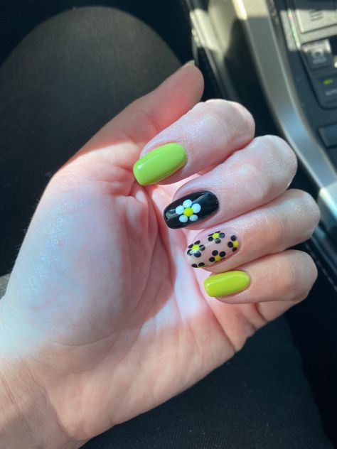 Lime Green Black And White Nails, Black Nails With Colorful Flowers, Lime Green And Black Nails, Green And Yellow Nails, Green And Black Nails, Structured Gel Manicure, Summer Nails 2022, Lime Green Nails, Neon Green Nails