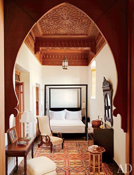 A Berber carpet echoes the geometric ceiling of a bedroom. The mirror is Syrian, and the bed and chest of drawers are Grassi designs. Multiple Floor Mirrors, Exotic Bedrooms, Reception Designs, Islamic Interior, Islamic Decoration, Moroccan Riad, Color Room, Moroccan Inspiration, Moroccan Bedroom