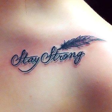 99+ Cute and Sexy Women Tattoo Ideas Tattoo Dada, Stay Strong Tattoo, Clavicle Tattoo, Strong Tattoos, Wrist Tattoos For Women, Collar Bone Tattoo, Tattoo Feminina, Feather Tattoos, Tattoos For Daughters