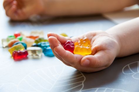 Your child's stomach aches and pains might actually be due to fructose, a simple sugar used to sweeten many processed foods and beverages. Organic Candy, Sweet Games, Healthy Candy, Fruit Chews, Candy Games, Minute To Win, Perfect Diet, Minute To Win It Games, Candy Theme