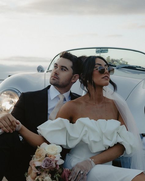 Vow’d Weddings (@vowdweddings) • Instagram photos and videos Old Money Elopement, Old Money Engagement Photos, Wedding Old Money, Vibe Pics, Car Engagement Photos, Bride Shoot, Bad Money, Money Wedding, Dream Wedding Decorations