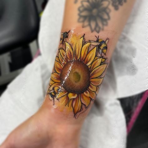 Vibrant Sunflower tattoo, with 3 little Bees. Sunflower And Honey Bee Tattoo, Bee And Sunflower Tattoo, Sunflower Bee Tattoo, Bee Tattoo Stencil, Sunflower And Bee Tattoo, Bees Tattoo, Tattoo Bee, Tattoos Sunflower, Sunflower And Bee