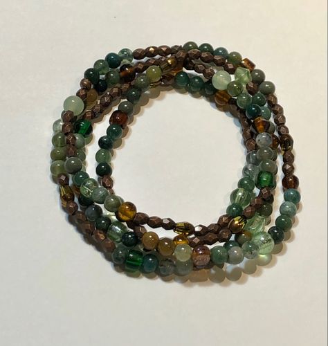 Adventurecore Jewelry, Earthy Beaded Jewelry, Earthy Necklace Aesthetic, Earthy Girl Jewelry, Grunge Beaded Bracelets, Goblin Core Jewelry, Green Accessories Aesthetic, Goblincore Bracelet, Avatar Bracelet