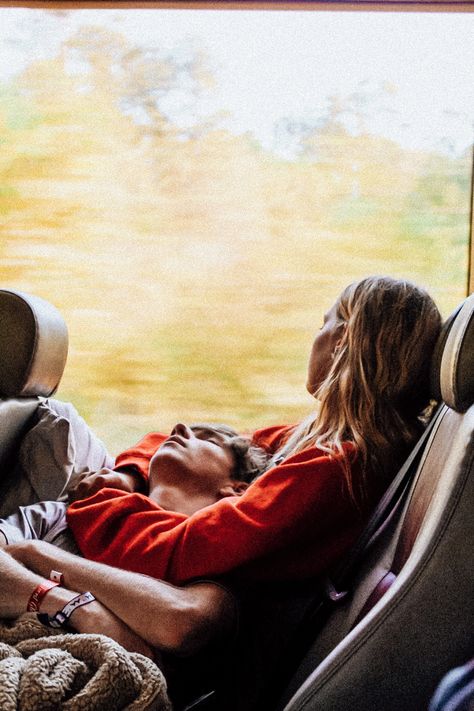 Laying On Legs Couple, Falling Asleep On Shoulder, Sleeping On Lap Couple, Laying In Bed Together, Couple Laying Together, Sleep In Car, Couple Sleeping, Laying In Bed, Couple Pose