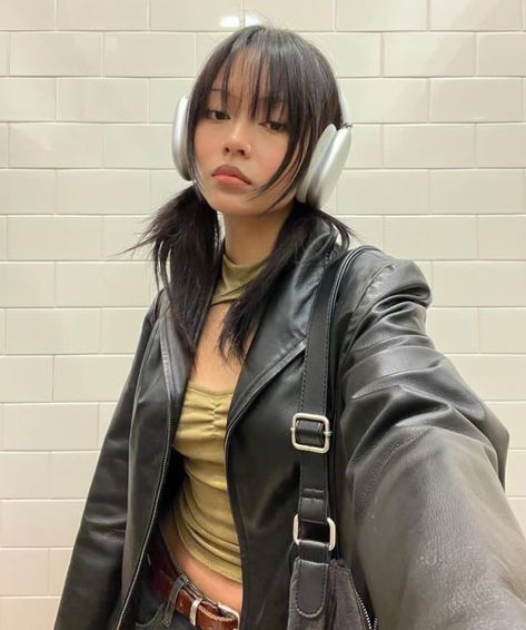 Fall Leather, Leather Outfits, Long Shot, City Girl, Aesthetic Fashion, Photo Dump, Instagram Fashion, Different Styles, Headphones