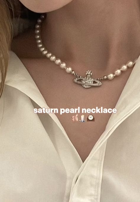 Saturn Pearl Necklace, Aesthetic Necklace, Saturn Necklace, Y2k Necklace, Pretty Aesthetic, Necklace Necklace, Aesthetic Aesthetic, Pearl Necklace, Beauty Hacks