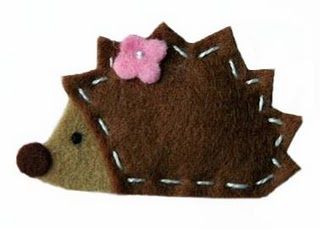 Felt Hedgehog, Reading Summer, Hedgehog Craft, I Am Still Here, Baby Mobil, Felt Finger Puppets, Felt Patterns, Summer Program, Felt Brooch