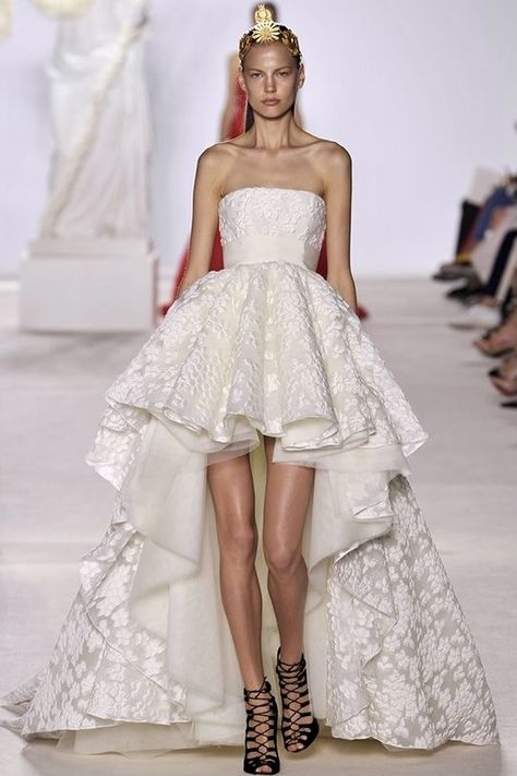 Giambattista Valli Bridal, Wedding Dresses High Low, Colored Wedding Dresses, Giambattista Valli, New Line, Couture Gowns, Short Wedding Dress, Girls Fashion Clothes, Dream Wedding Dresses