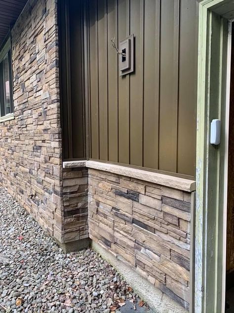 Versetta Stone Exterior, Rock Siding, Versetta Stone, Faux Stone Siding, House Renos, Siding Ideas, Siding Trim, Stone Siding, Modern Farmhouse Exterior