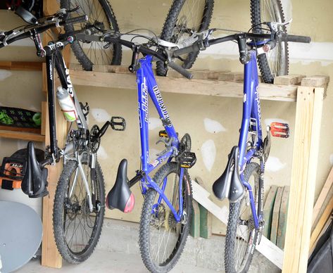 Home Bike Rack, Pallet Bike Racks, Bike Storage Apartment, Stuff Storage, Diy Bike Rack, Bicycle Garage, Vertical Bike Rack, Storage Apartment, Bike Rack Garage