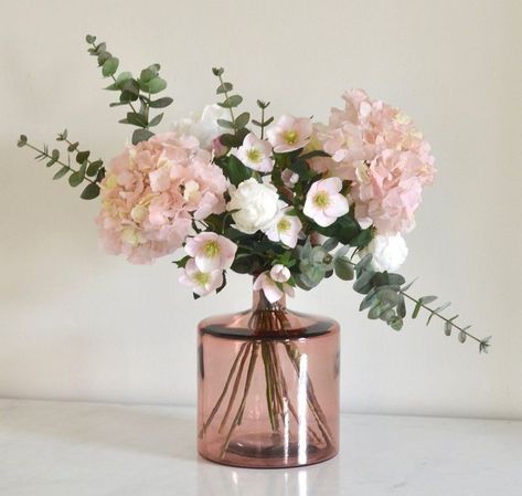 Flower Arrangements Small Vase, Small Vase Arrangements, Flowers Arrangements Simple, Flower Arrangements Decor, Faux Flower Arrangements Diy, Flower Arrangements In Vase, Simple Flower Arrangements, Small Vases With Flowers, Fake Flowers Decor