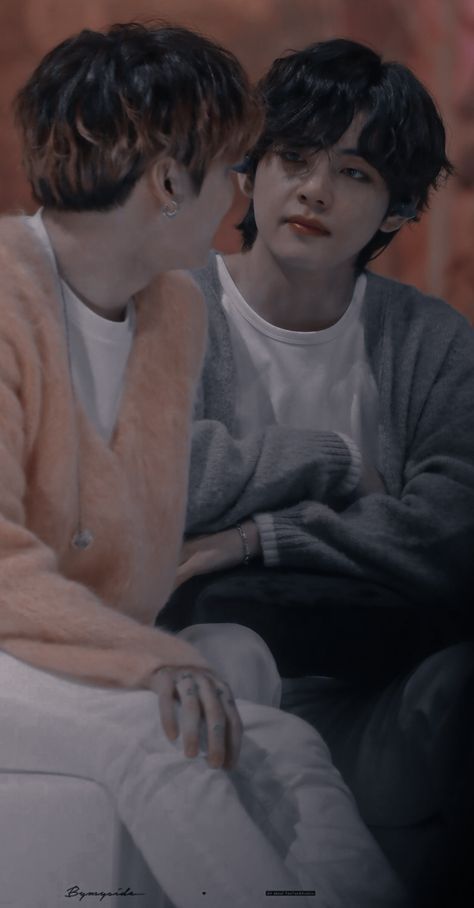 taekook wallpaper aesthetic Cute Hug, Bts Wallpaper Desktop, Boy Celebrities, Bts Vkook, Taehyung Photoshoot, Bts Jungkook And V, Bts Drawings, Kim Taehyung Wallpaper, Bts Book