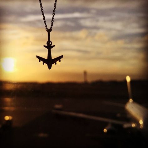 Sunrise to sunset and about to take off for my next adventure: LHR>>DEL 🌅✈️ Can't wait to see my BFF @princebilliam85 in Delhi, it's been way too long!!! #wanderlust #sunset #cloudporn #traveltuesday Aviation Jewelry, Airport Codes, Jet Set Style, Airplane Necklace, Jet Plane, Set Style, And So The Adventure Begins, Jet Set, Luggage Tags