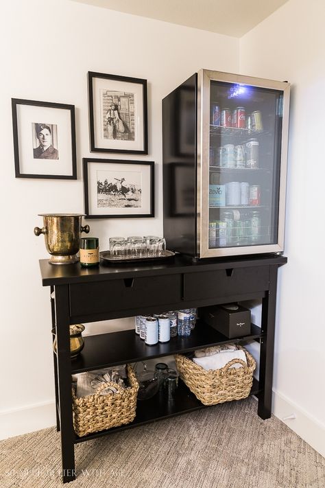 Styling Bar Cart, Ikea Sofa Table, Long Narrow Living Room, Farmhouse Makeover, Wine Aesthetic, Modern Bar Cart, Space Bar, Corner Bar, European Decor