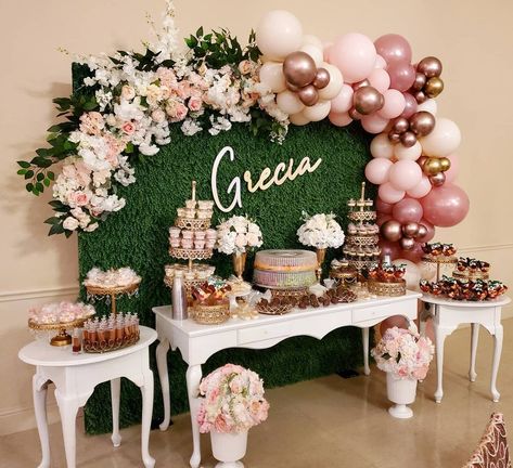 Balloon Arch Behind Table, Dessert Table With Backdrop, Balloon Arch Over Dessert Table, Quince Cake Table, Dessert Table Backdrop Ideas, Quinceanera Dessert Table Ideas, Quinceañera Table Set Up, Quinceanera Dessert Table, Main Table Quinceanera