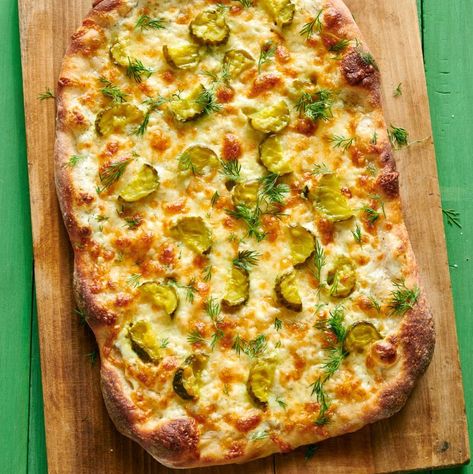 pioneer woman dill pickle pizza Dill Pickle Pizza, Pickle Pizza Recipe, Easy Spring Cocktails, Pickle Pizza, Pickle Recipes, Dill Pickle Chips, Flat Breads, Spring Dinner, White Cheddar Cheese