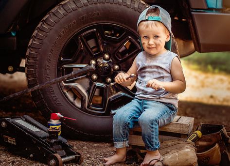 Mechanic Photoshoot, Baby Mechanic, Birthday Photoshoot Ideas Boys, Roots Photography, 2nd Birthday Photos, Toddler Poses, Toddler Photoshoot, Boy Photo Shoot, Baby Boy Themes