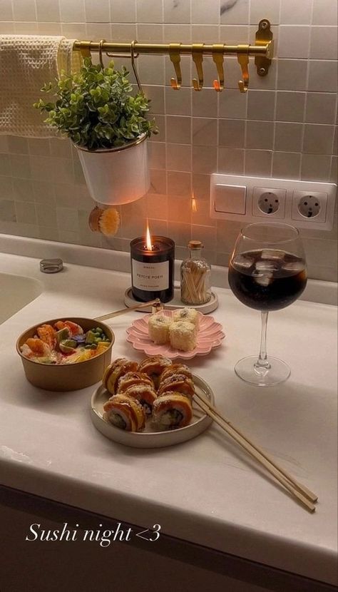 Solo Date, Sushi Dinner, Friday Vibes, Sushi Night, Date Dinner, Pretty Food, Me Time, Aesthetic Food, Food Photo