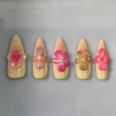 30 Trendy 2024 Nails to Inspire You Black French Tip Nail, Y2k 3d, Nails Medium Almond, Orchid Nails, Black French Tip, French Tip Nail Art, Sea Nails, 2024 Nails, Wow Nails