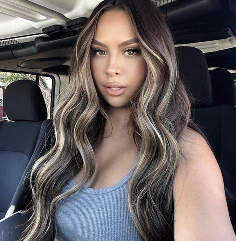 Brunette Hair With Blonde, Blonde Money Piece, Ash Blonde Hair Balayage, Money Pieces, Highlight Ideas, Blonde Highlights On Dark Hair, Black Hair Balayage, Brown Hair Looks, Brunette Hair With Highlights